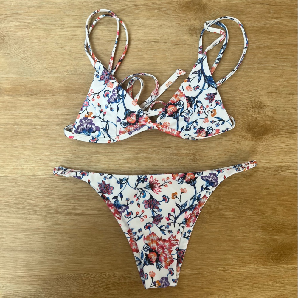 Kulani Kinis Bikini Set